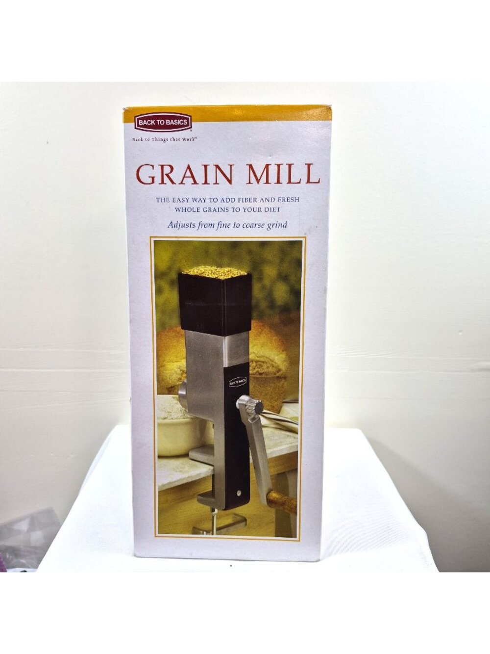 Back To Basics Grain Mill w/Manual Hand Crank Wheat Corn Grinder No 555 New
